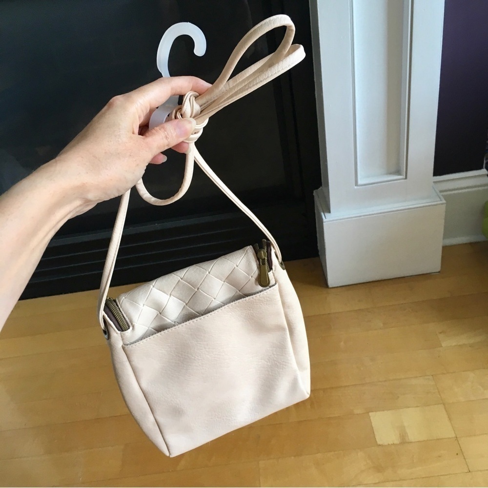 Quilted Crossbody Bag, Cream with Black, White Abstract Print Interior - Picture 3 of 16